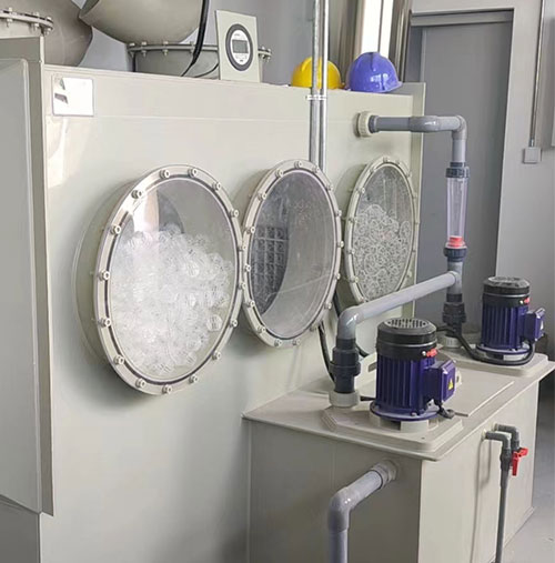 整套環(huán)保設(shè)備安裝現(xiàn)場(chǎng)