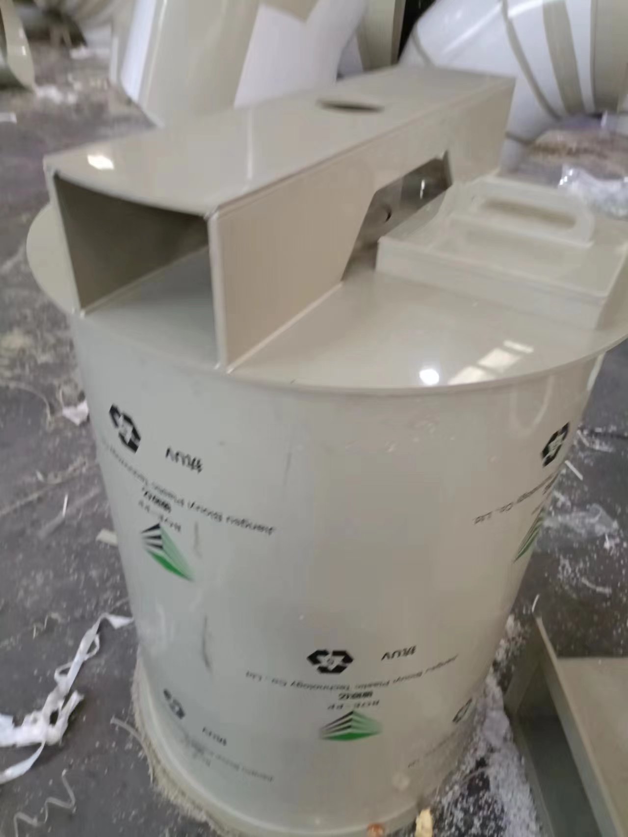 加藥桶  可以加上攪拌器、加藥泵等機(jī)器