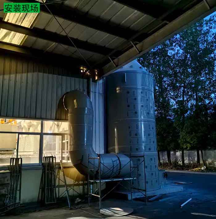 噴淋塔和風(fēng)管安裝現(xiàn)場(chǎng)